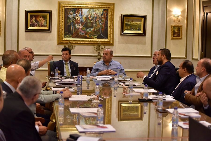 وزير الرياضة يلتقى مجلس إدارة اللجنة الأوليمبية (4)