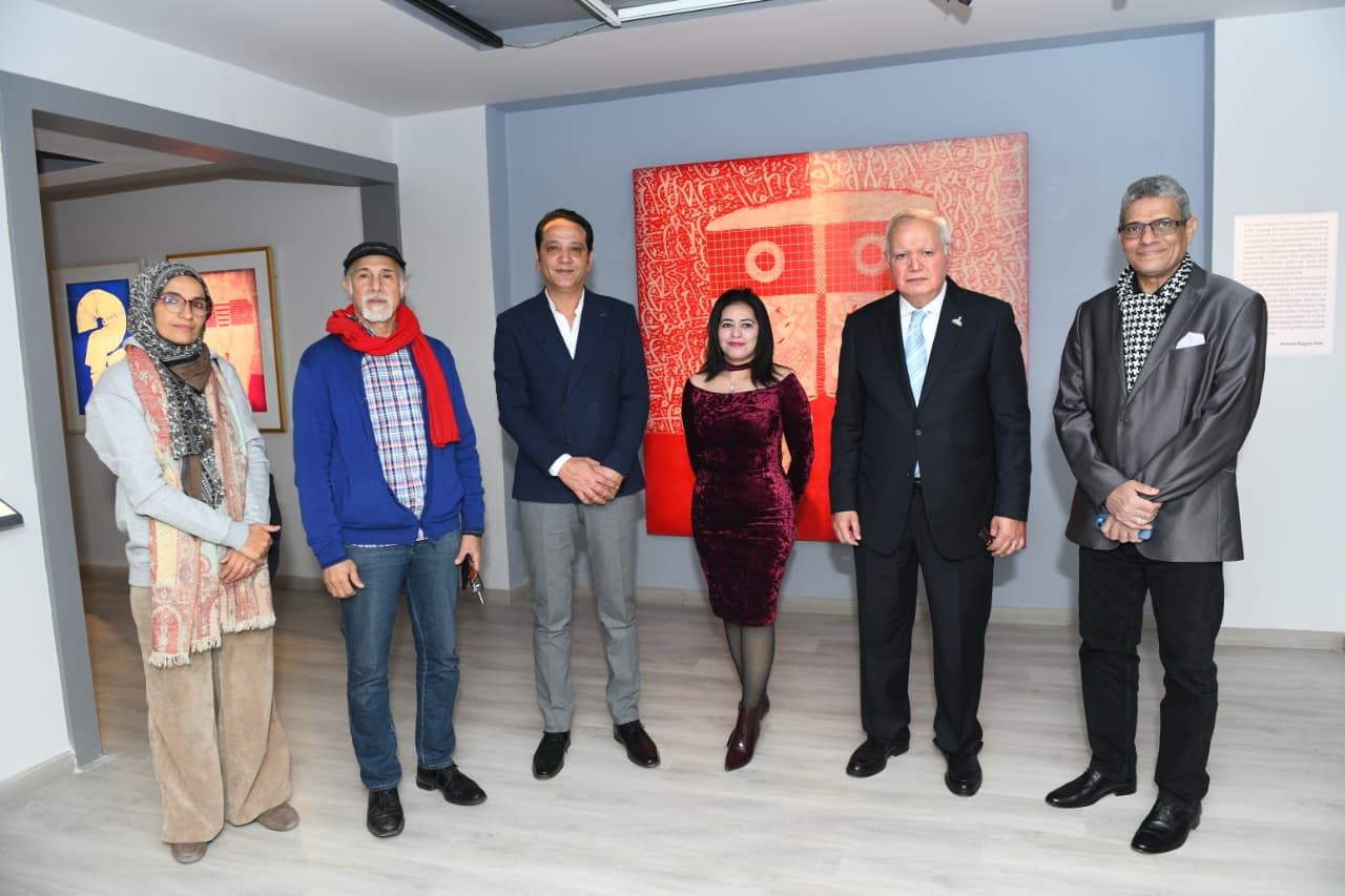 افتتاح معرض ألف وجه ووجه