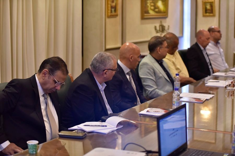 وزير الرياضة يلتقى مجلس إدارة اللجنة الأوليمبية (3)