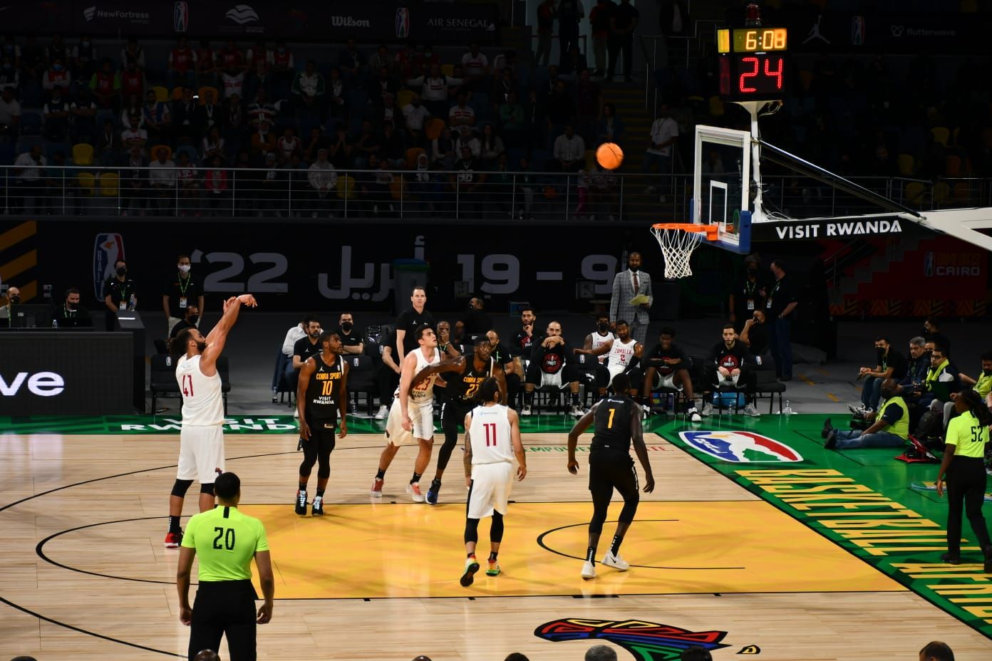 وزير الشباب والرياضة يشهد افتتاح بطولة إفريقيا للسلة (1)