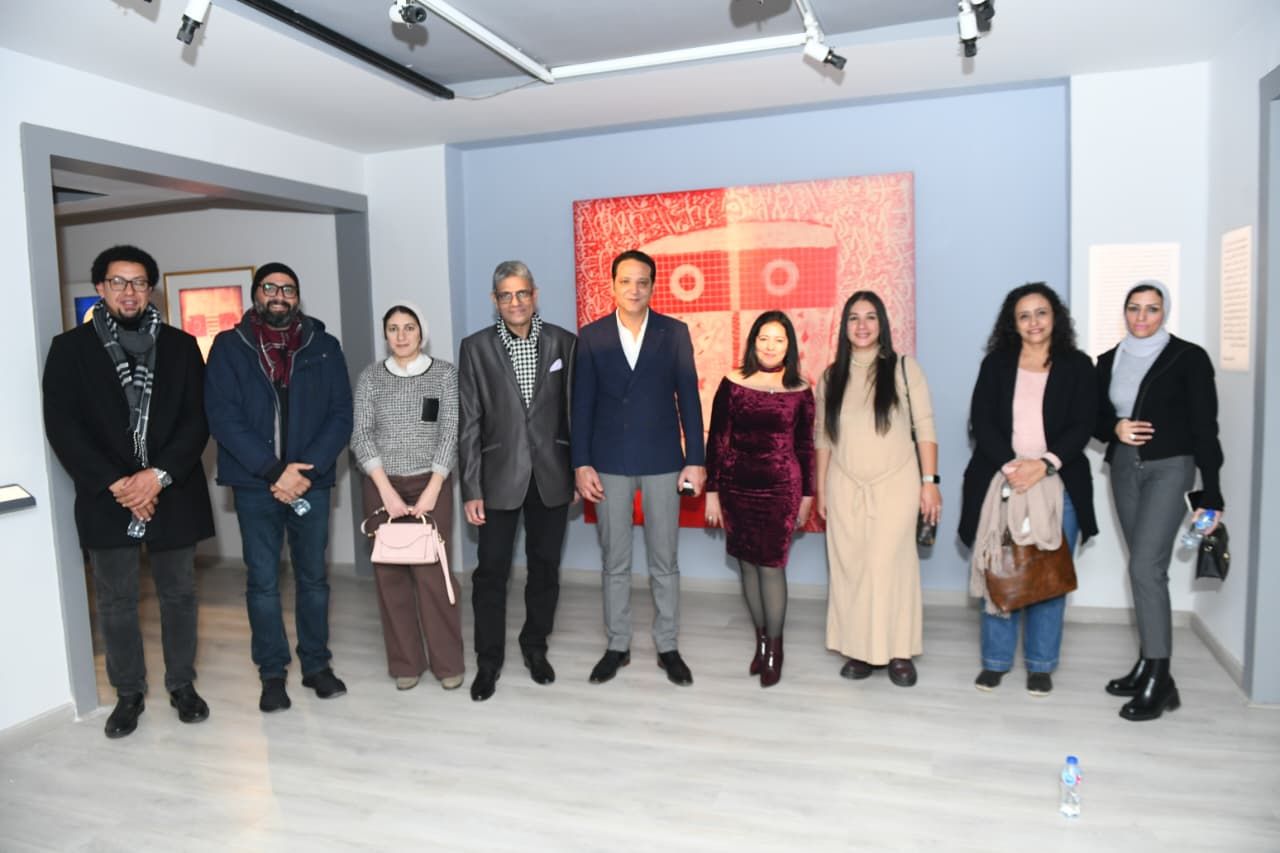 معرض ألف وجه ووجه