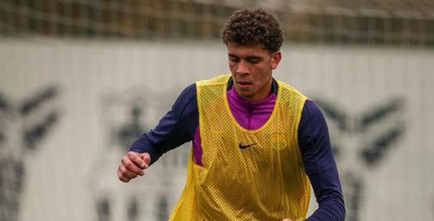 أزمة تصريح العمل واتجاه لعدم قيده.. «المجهول» يطارد حمزة عبدالكريم في برشلونة