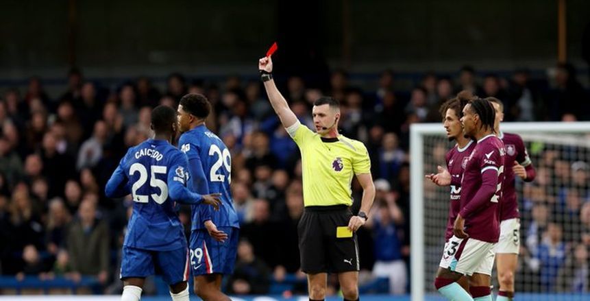 رسائل عنصرية تضرب فوفانا ونجم تونس.. غضب رسمي من تشيلسي وبيرنلي