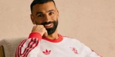 محمد صلاح يتصدر الإعلان الدعائي لملابس ليفربول الجديدة.. صور