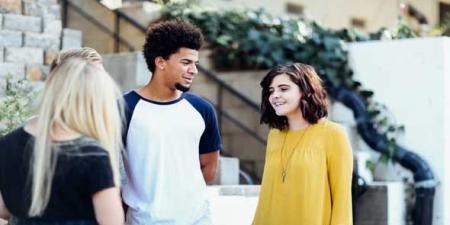 قواعد الاتيكيت التي تحدد لباقة المرأة