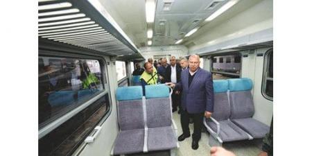 وزير النقل يتابع الانتهاء من تطوير عدد من عربات القطارات «الإسباني والـ VIP وتحيا مصر والنوم»