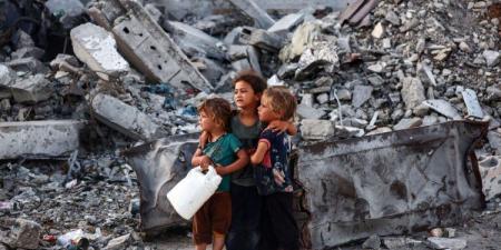 استطلاع فلسطيني : الغالبية تنتقد حماس والسلطة وتدعم لجنة مدنية لإدارة قطاع غزة