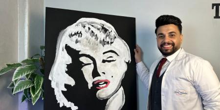 ”الرسام الكيميائي” ..رحلة ياسر رمضان من معمل العلوم إلى عالم البوب آرت